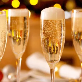 Quà trung thu doanh nghiệp Huy Tường Wine – trao thành ý, gắn kết bền lâu